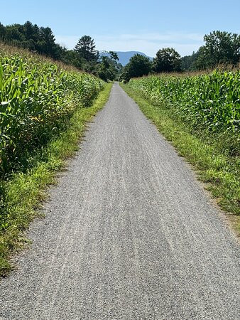 Lamoille Valley Rail Trail景点图片