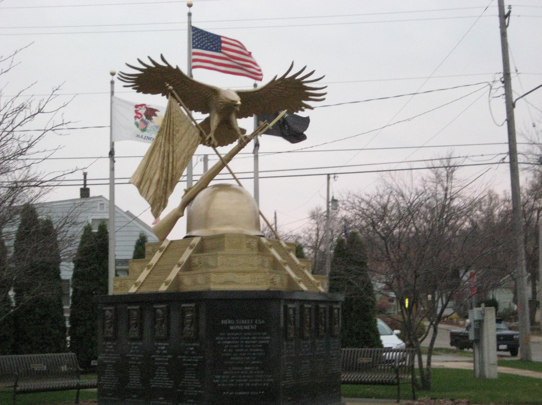 Hero Street Memorial Monument景点图片