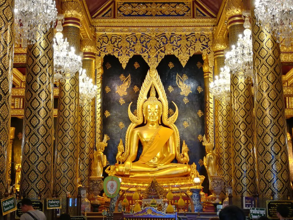 Phra Buddha Chinnarat景点图片