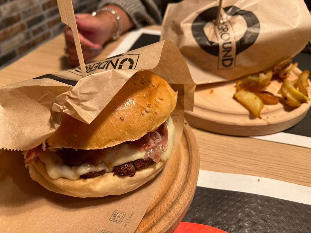 Underground Pub Food&drink