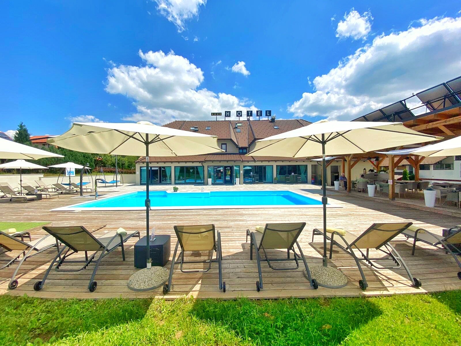 16 Lakes Hotel-官方