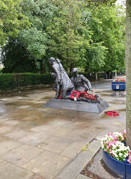 Noel Chavasse VC and Bar Memorial Statue景点图片