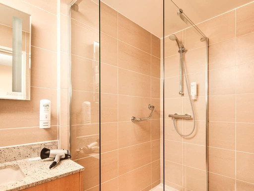 宜必思斯蒂夫尼奇中心酒店主图