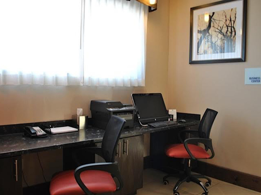 Holiday Inn Express Pittsburgh E - Waterfront Dr By IHG主图