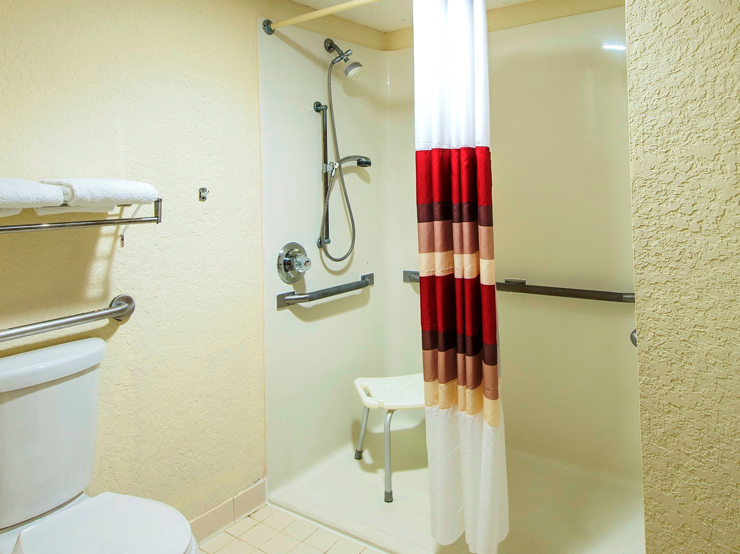 Red Roof Inn Utica主图