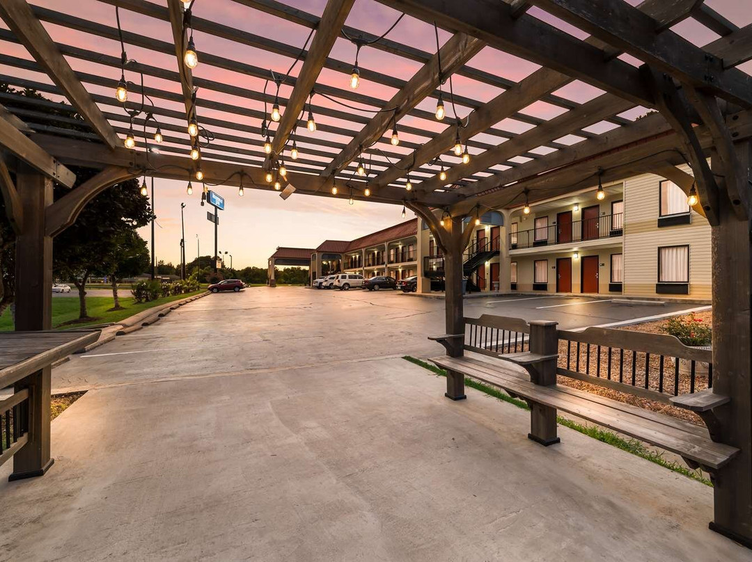 SureStay By Best Western Meridian主图