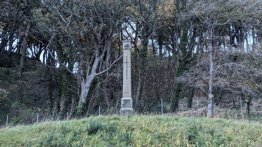 Limekilns, Charlestown And Pattiesmuir War Memorial景点图片