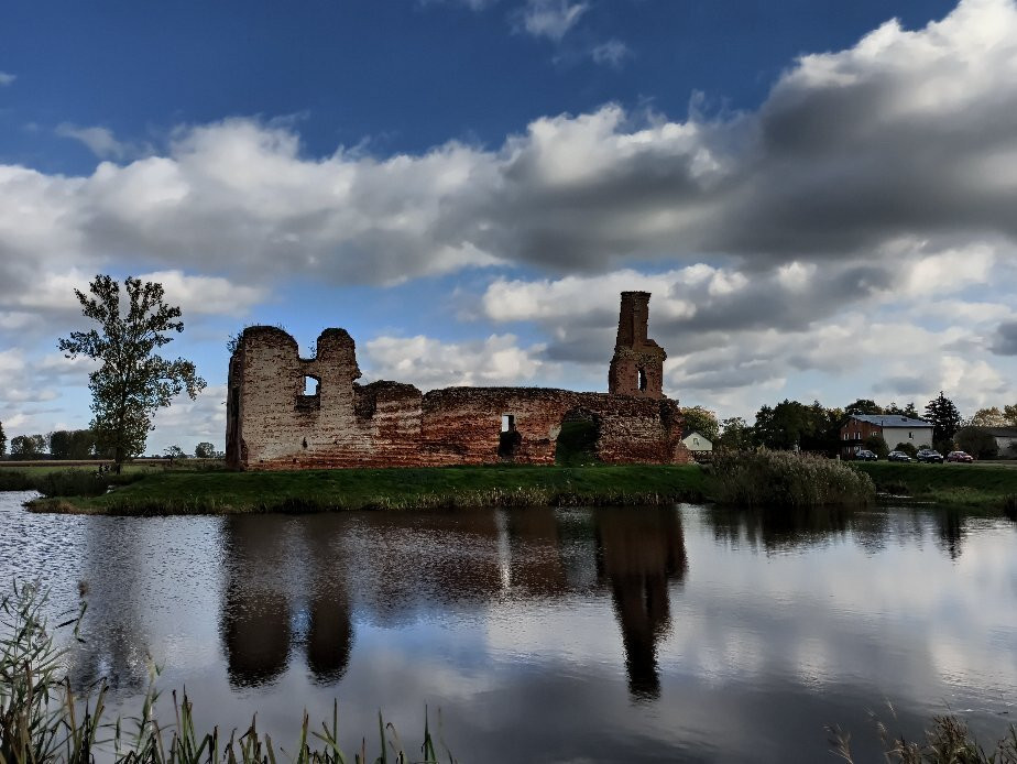 Castle in Besiekiery景点图片