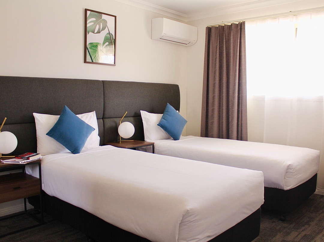 Littomore Suites Bathurst主图