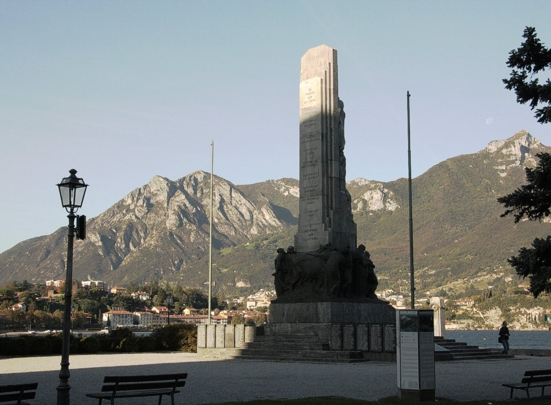 Monumento Ai Caduti-莱科必去景点