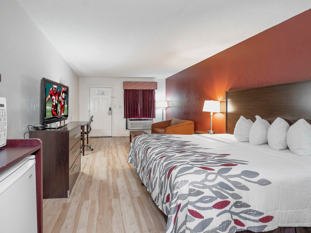 Red Roof Inn & Suites Rome主图