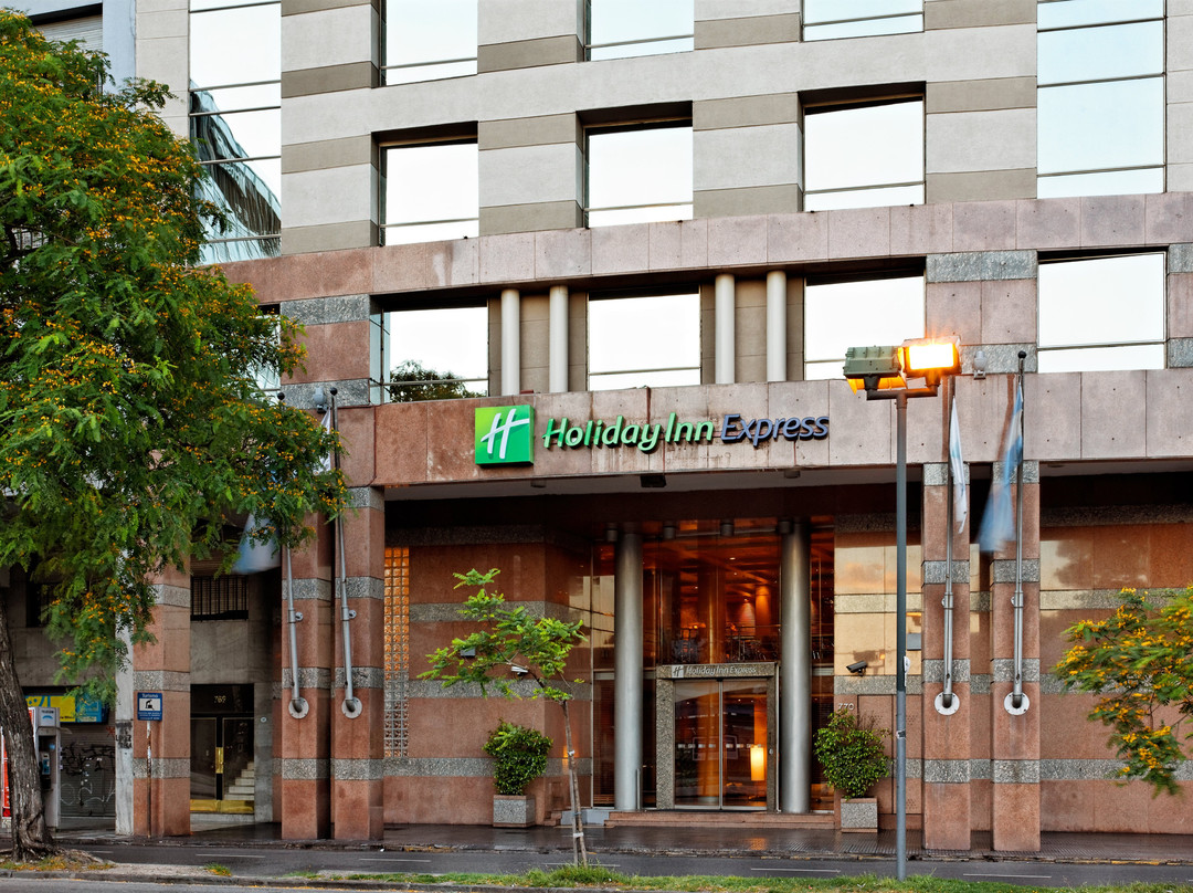 Holiday Inn Express PUERTO马德罗主图