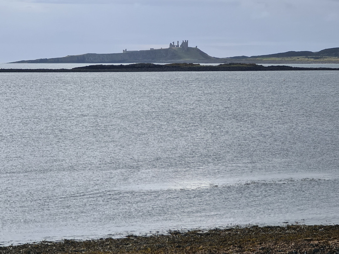 Low Newton-by-the-Sea-Beach景点图片