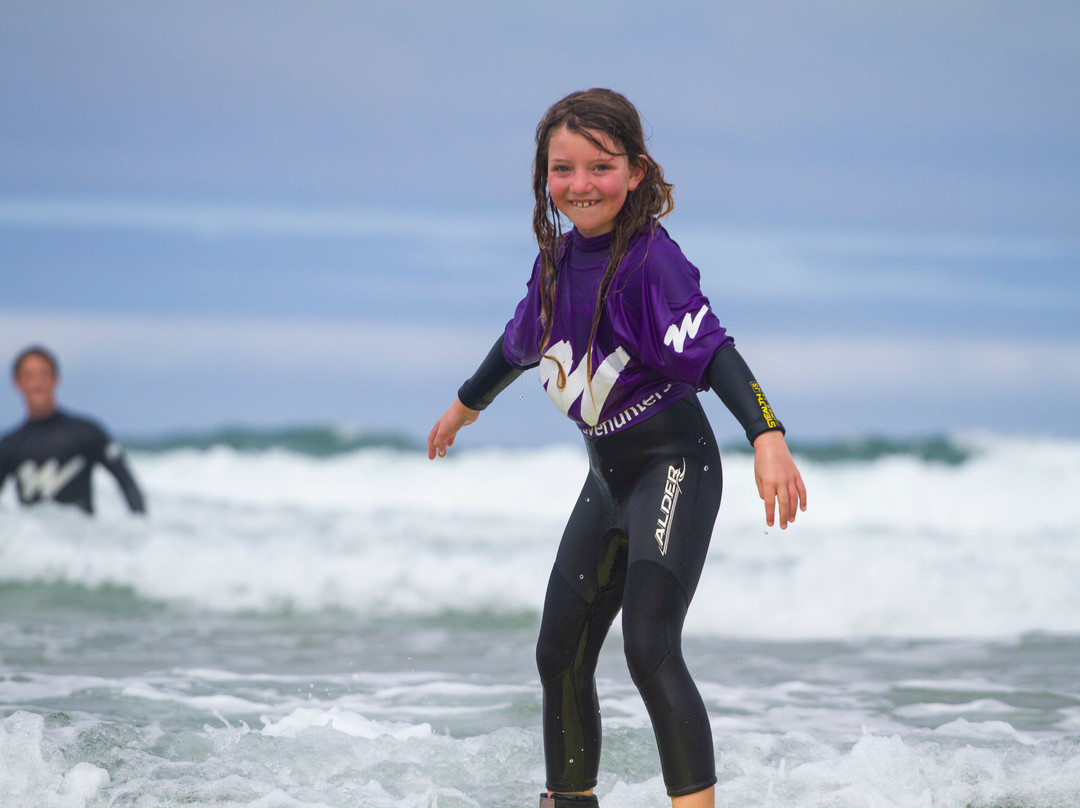 Wavehunters Surf School景点图片