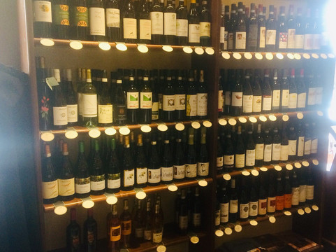 I Piaceri del Gusto-阿尔巴必去景点