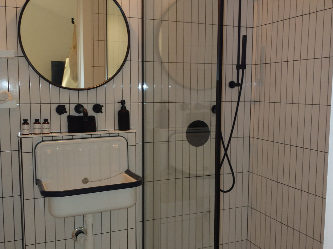 The Lakeside Motel主图