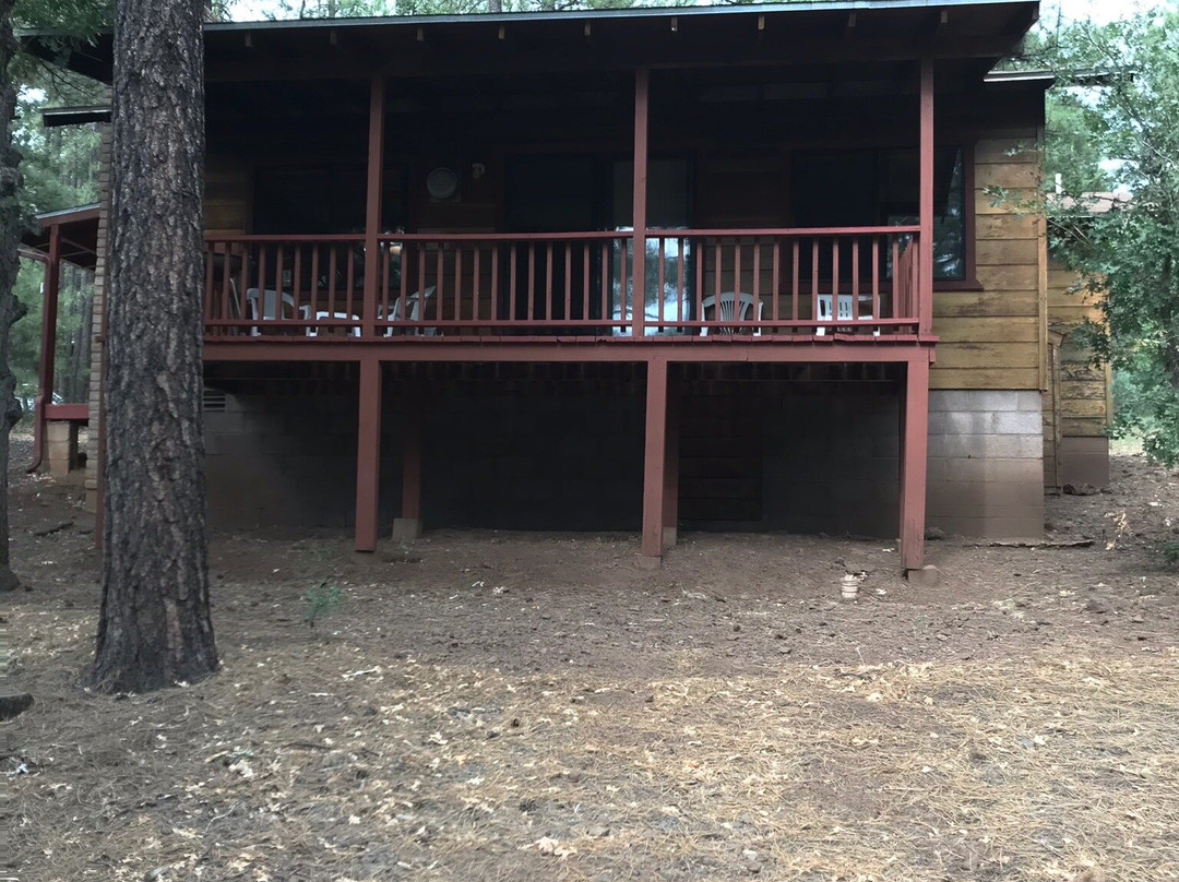 Whispering Pines Resort主图