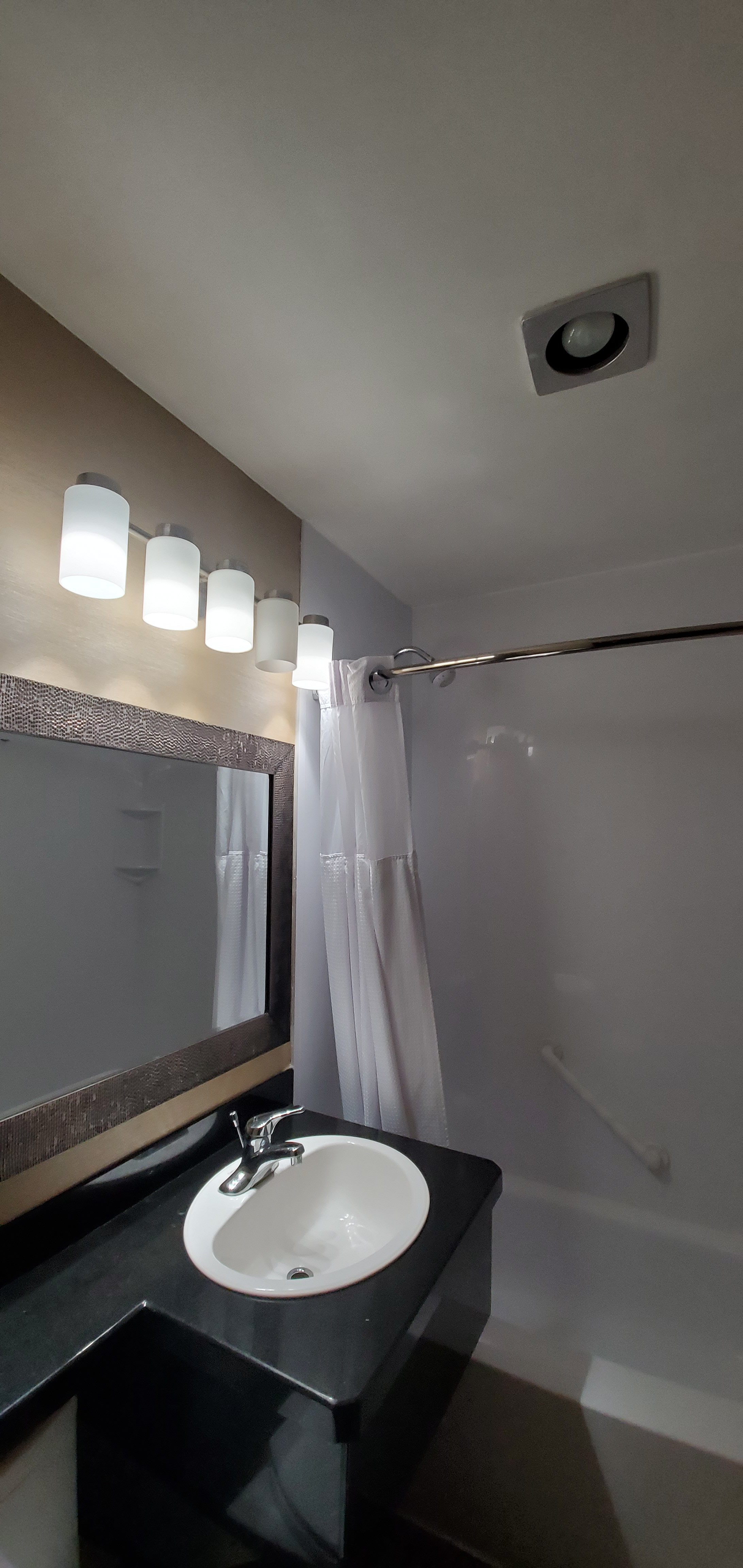 Best Western Little River Inn-浴室