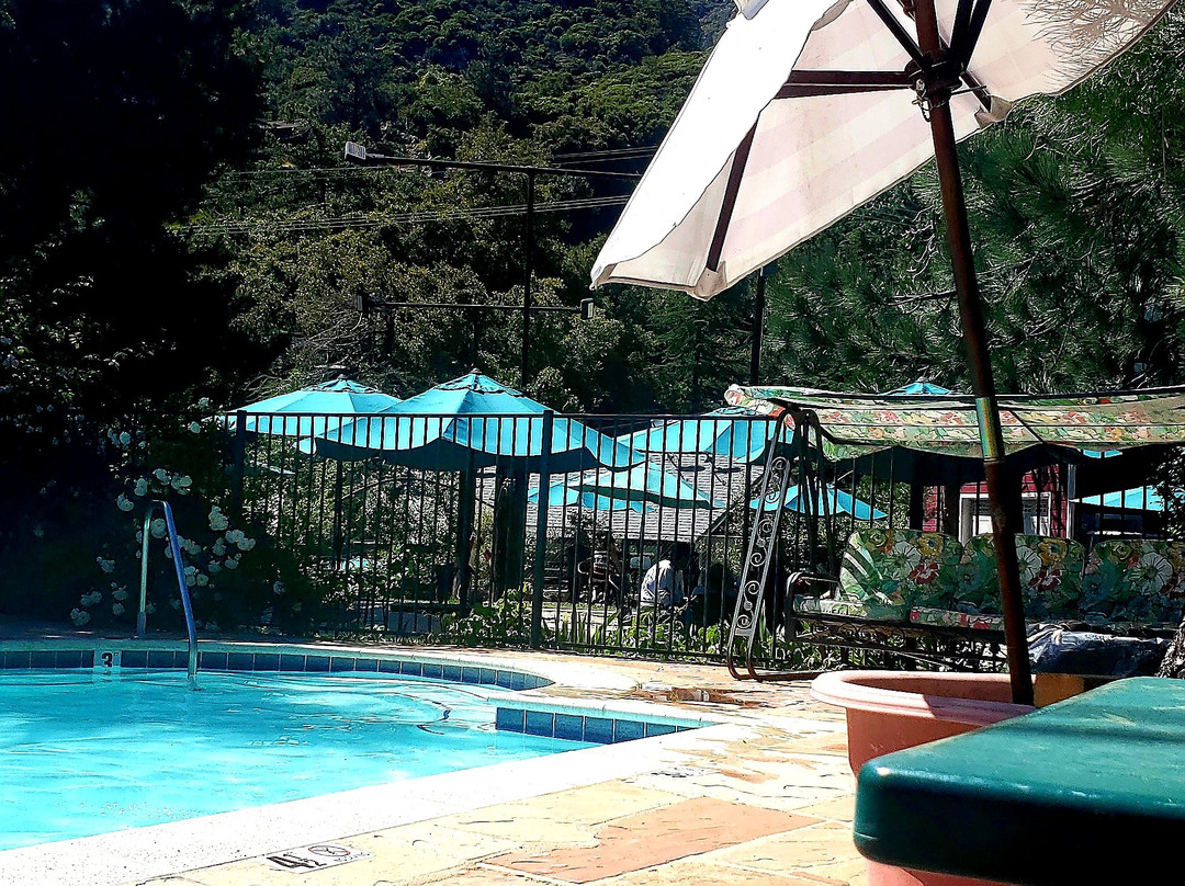 Mount Baldy Lodge主图