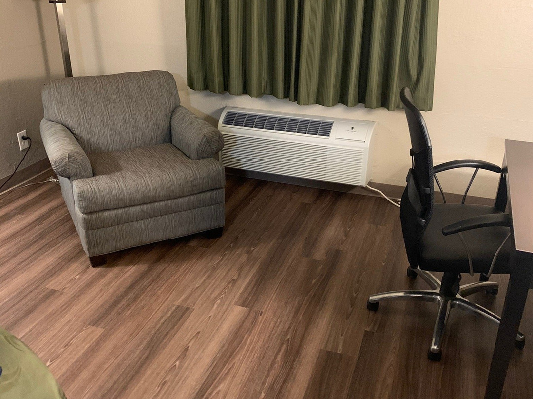 Quality Inn & Suites Des Moines - Merle Hay Road主图