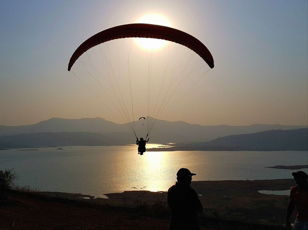Templepilots Paragliding景点图片