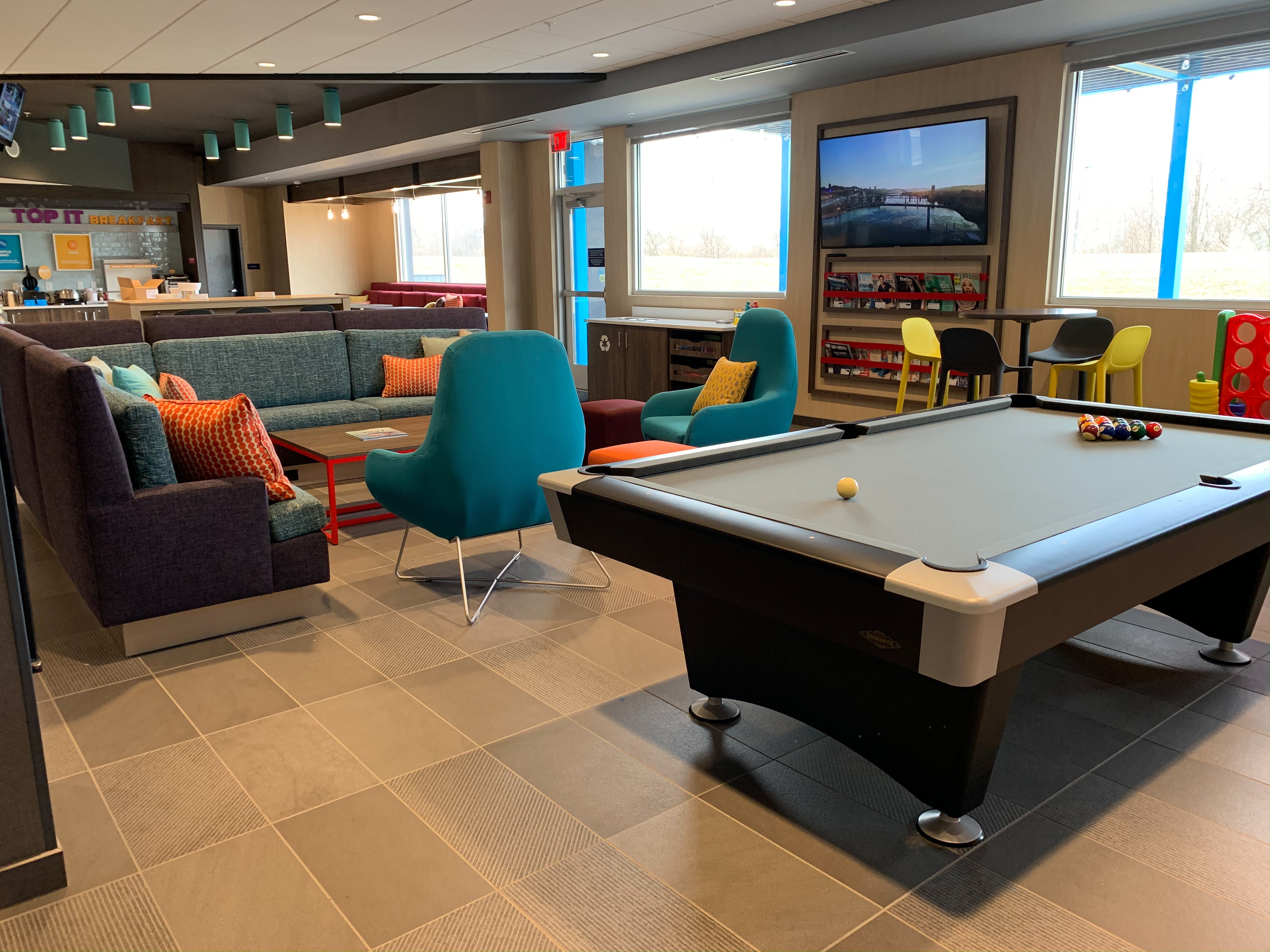 Tru by Hilton Sharonville Cincinnati-泳池