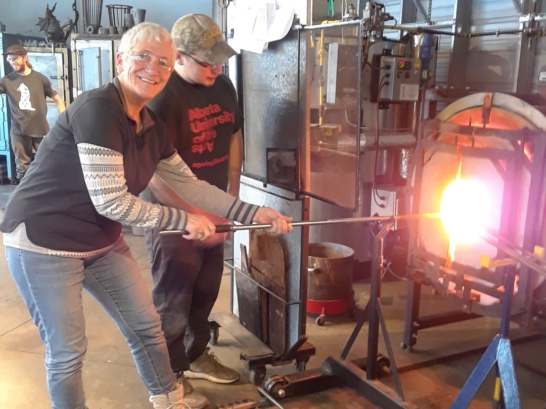 Lumel Glass Blowing Studio景点图片