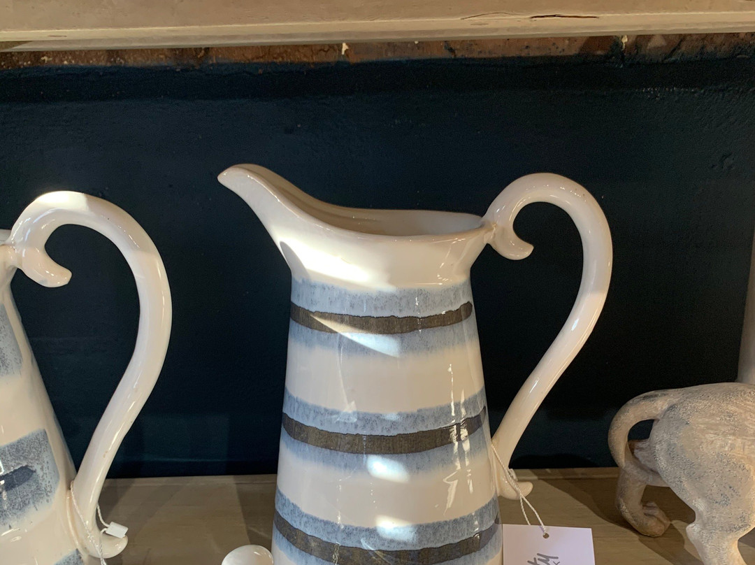 Yew Tree Farm Shopping Village景点图片