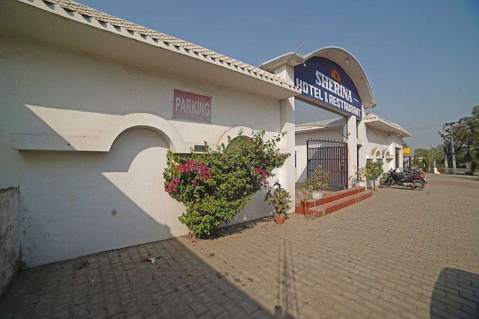 OYO 30144 Hotel Sherina
