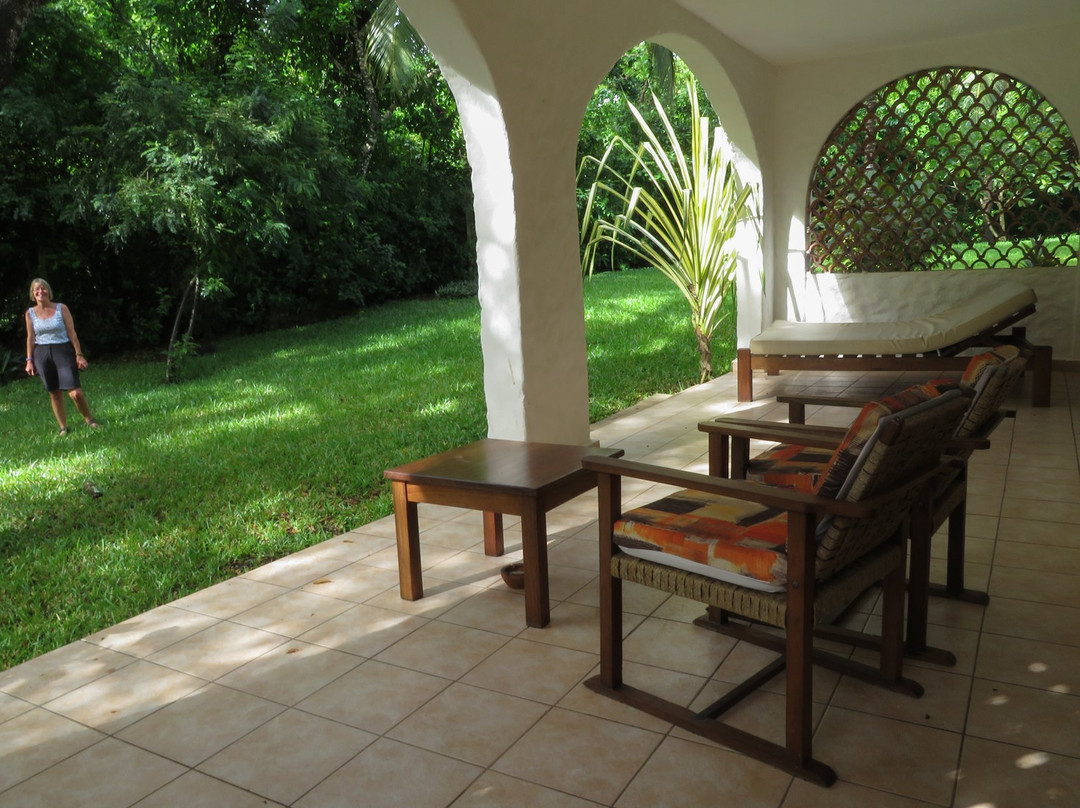 Pinewood Beach Resort and Spa主图