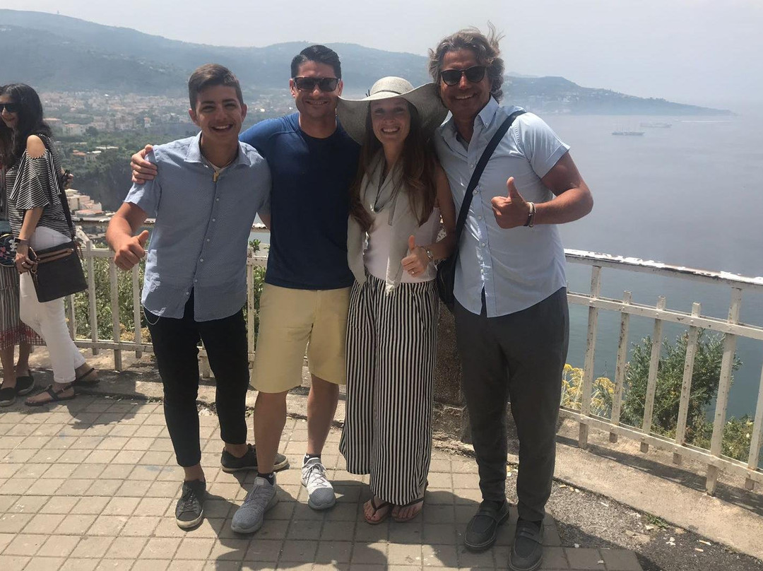 VITO AND SONS TOURS-那不勒斯必去景点