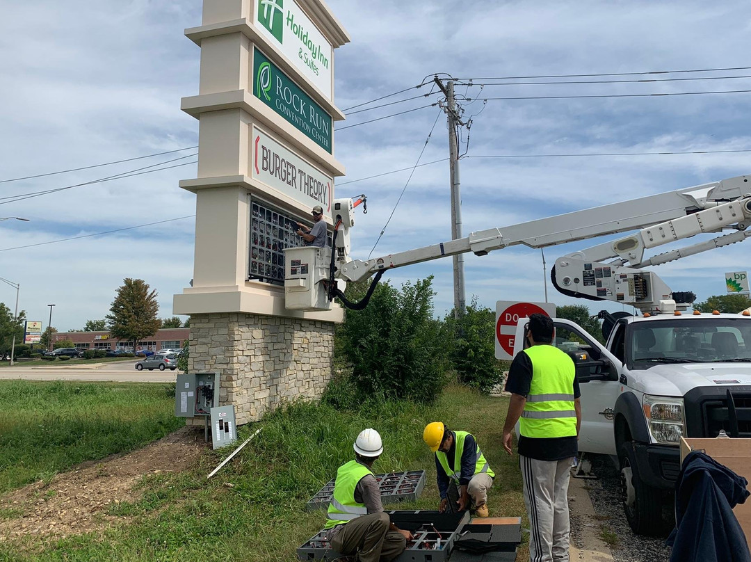 Nuer Lighting & Signs