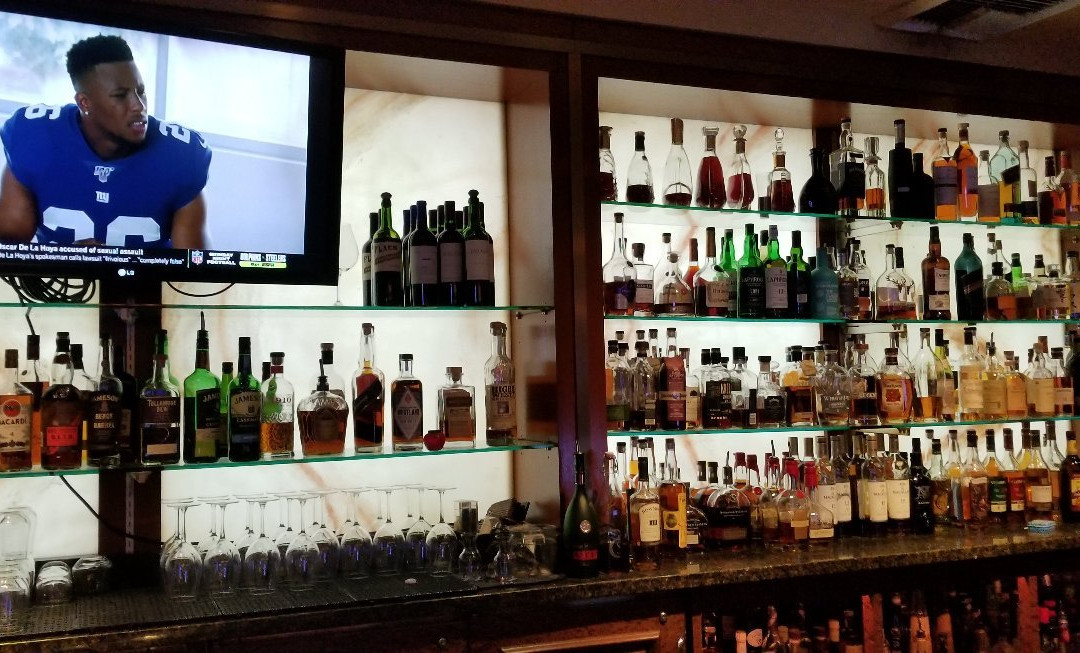 Lit Cigar Lounge景点图片