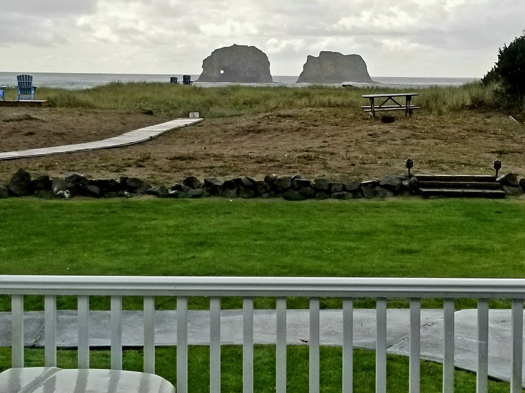 Twin Rocks Motel主图