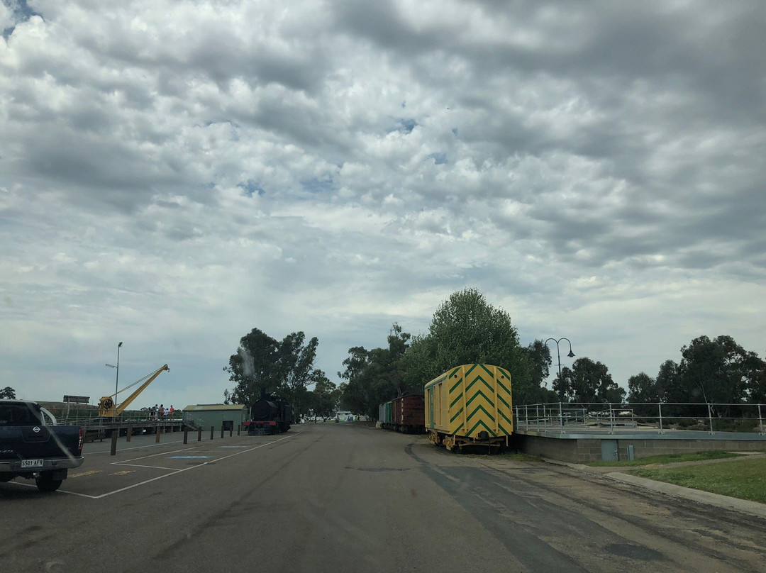 Murray Bridge Train Memorial景点图片