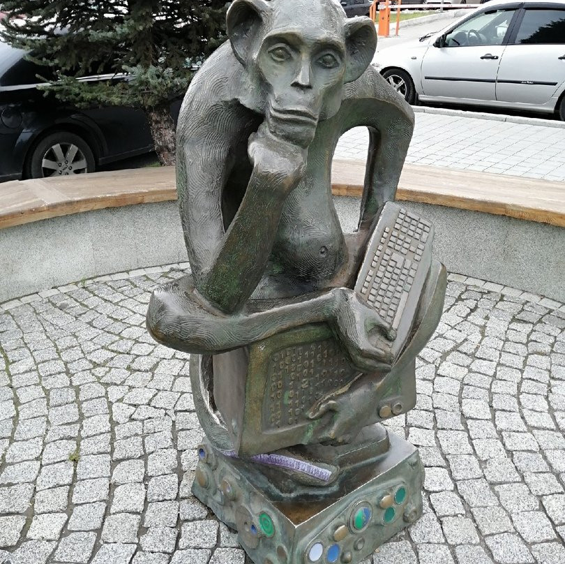 Monument to Internet User-萨马拉必去景点