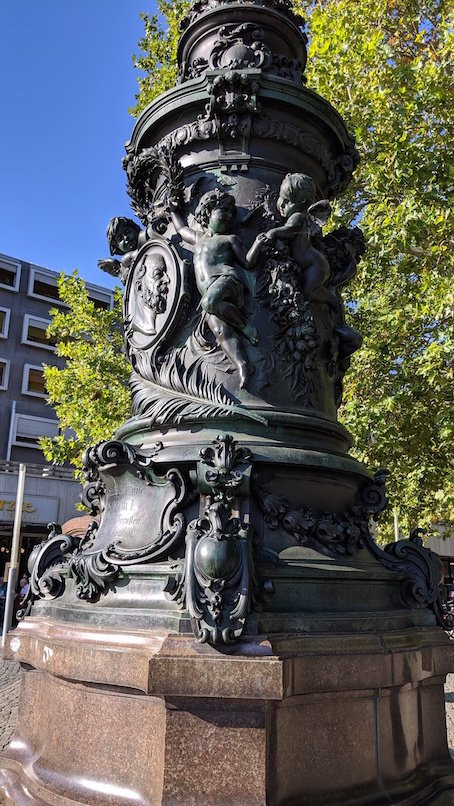 Kaiser-Wilhelm-Fahnenmasten-德累斯顿必去景点
