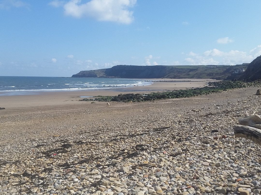 Cayton Bay Beach景点图片