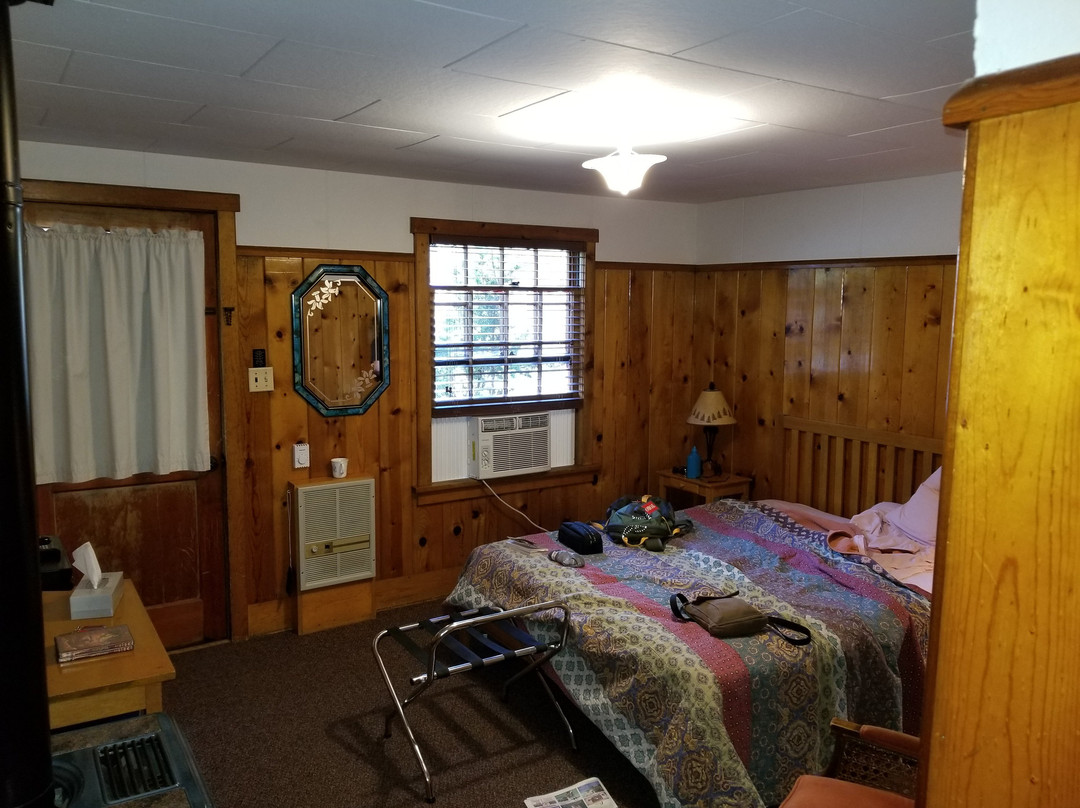 Jo's Motel & Campground主图