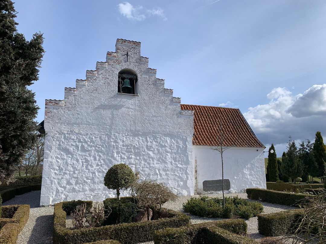 Vester Alling Kirke-Auning必去景点
