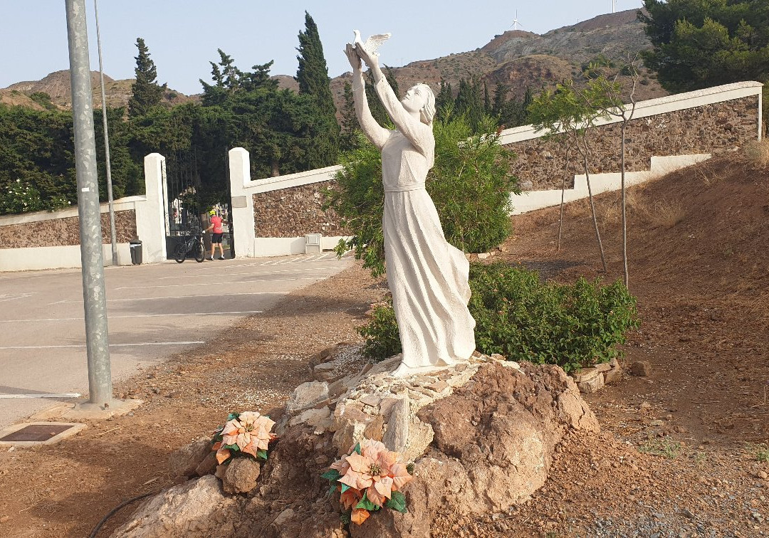 Cementerio Santiago Apostol