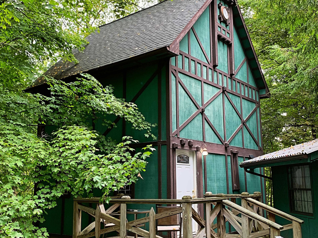 Ravenwood Castle主图