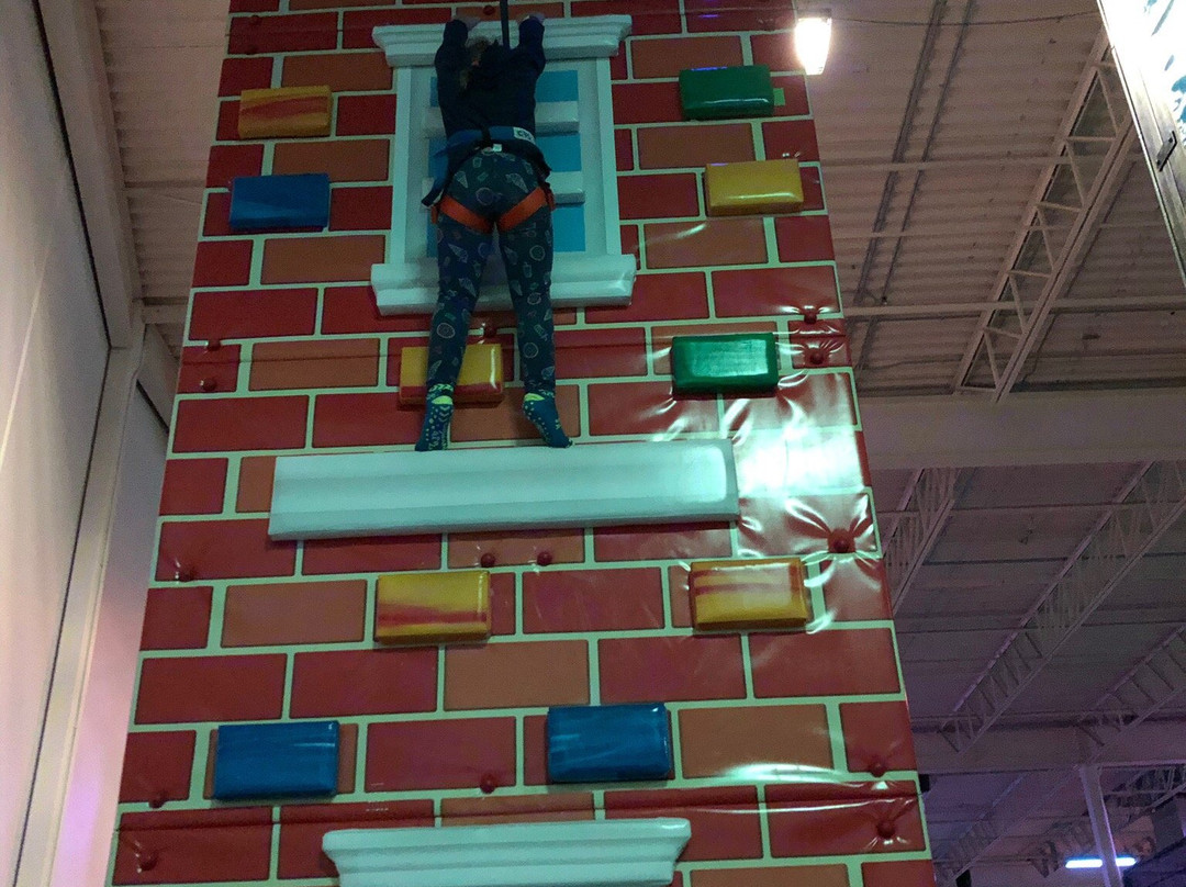 Urban Air Trampoline and Adventure Park-Sudbury必去景点