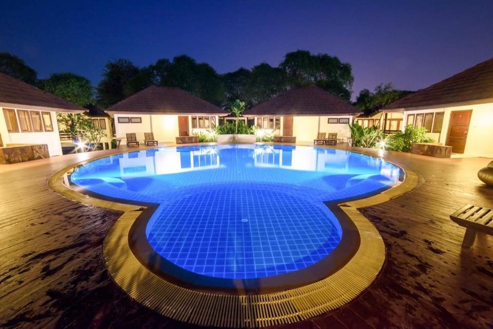 巴安苏安峦塔酒店主图