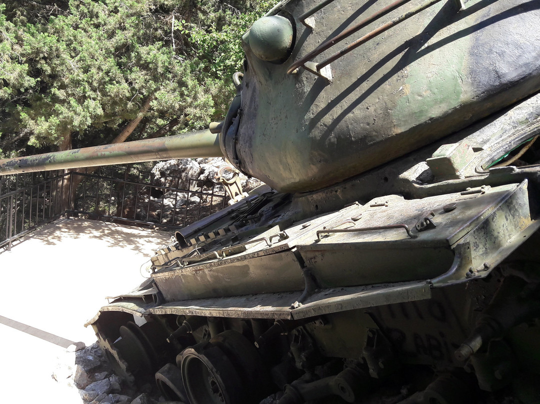 Mountain Memorial Tank-克利尼亚必去景点