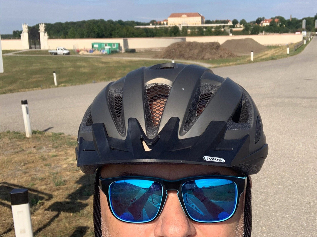 Freedom Cycling Bridge-Devinska Nova Ves必去景点