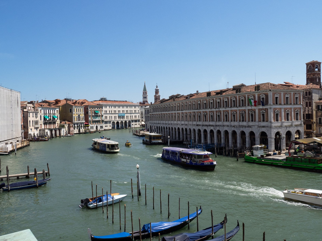 佛斯卡里宫殿酒店主图