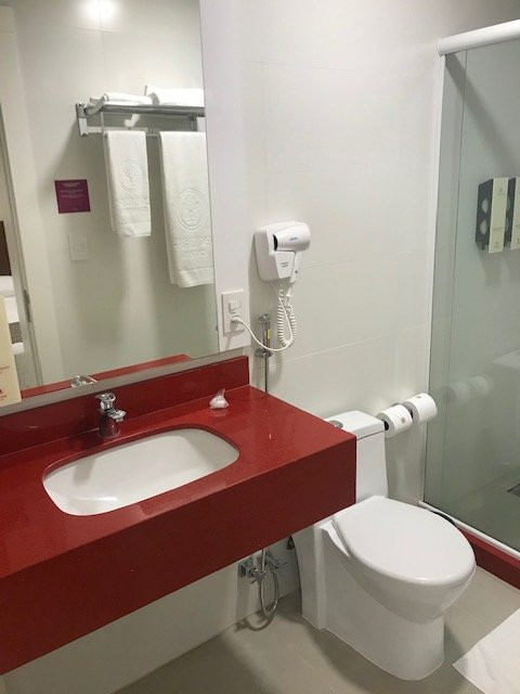 Holiday & Business Hotel主图