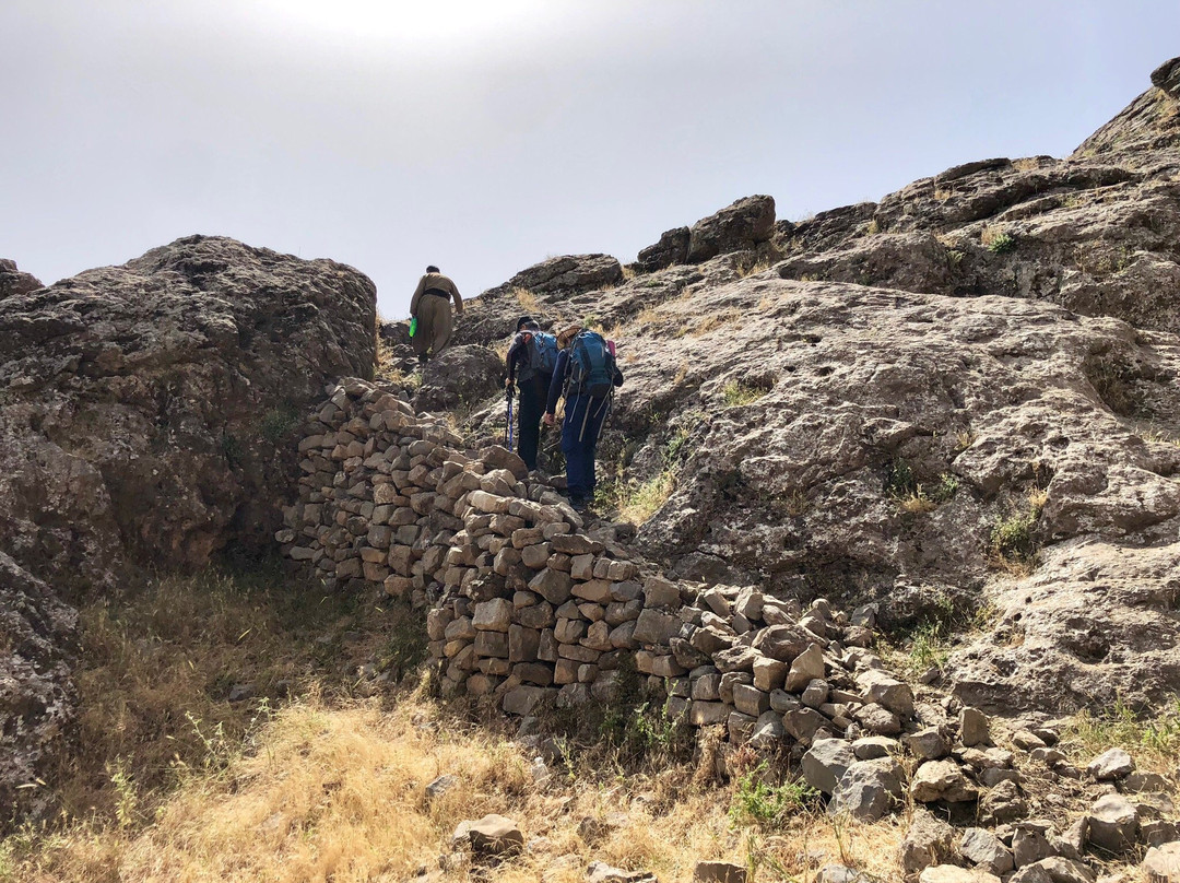 Shrine & Srochki Castle in Barzinja-Barzinjah必去景点
