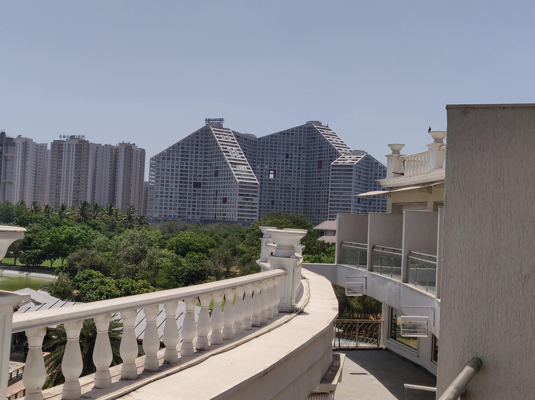 Amanora the Fern Hotels and Club主图